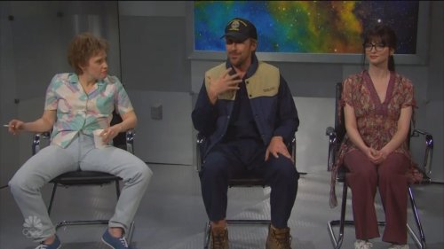 Ryan Gosling and Kate McKinnon’s ‘Close Encounter’ Sketch Sends ‘SNL’ Cold Open Into Hysterics