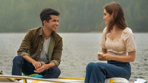 ‘Hello, Goodbye and Everything in Between’ Review: Netflix’s Teen-Lit Romance Makes Lovefools Out of Two Lovebirds – And Us