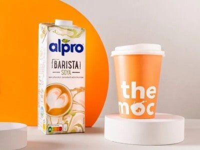 Alpro kooperiert mit vollautomatisierter Coffeebar “the moc”