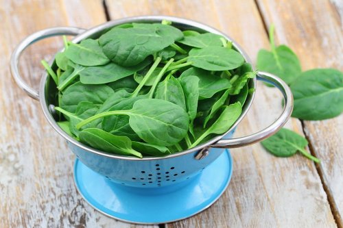 Nutrition Face-Off: Raw vs. Cooked Spinach