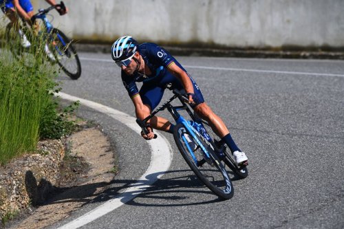 Giro d'Italia: Movistar left stunned after difficult day in Turin