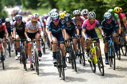 Tour de France Femmes: What do sport directors think about team radio being broadcast on TV?