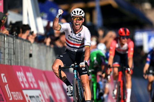 Giro d'Italia stage 21: Mark Cavendish sees fairytale victory as Primož Roglič seals Giro d'Italia victory
