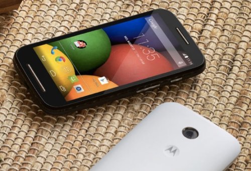 Motorola says 'goodbye, dumb phone' with the $129 Moto E