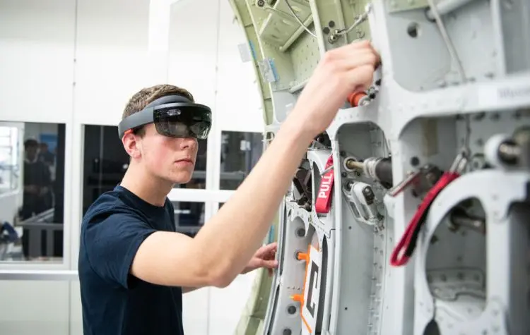 Augmented & Virtual Reality - cover
