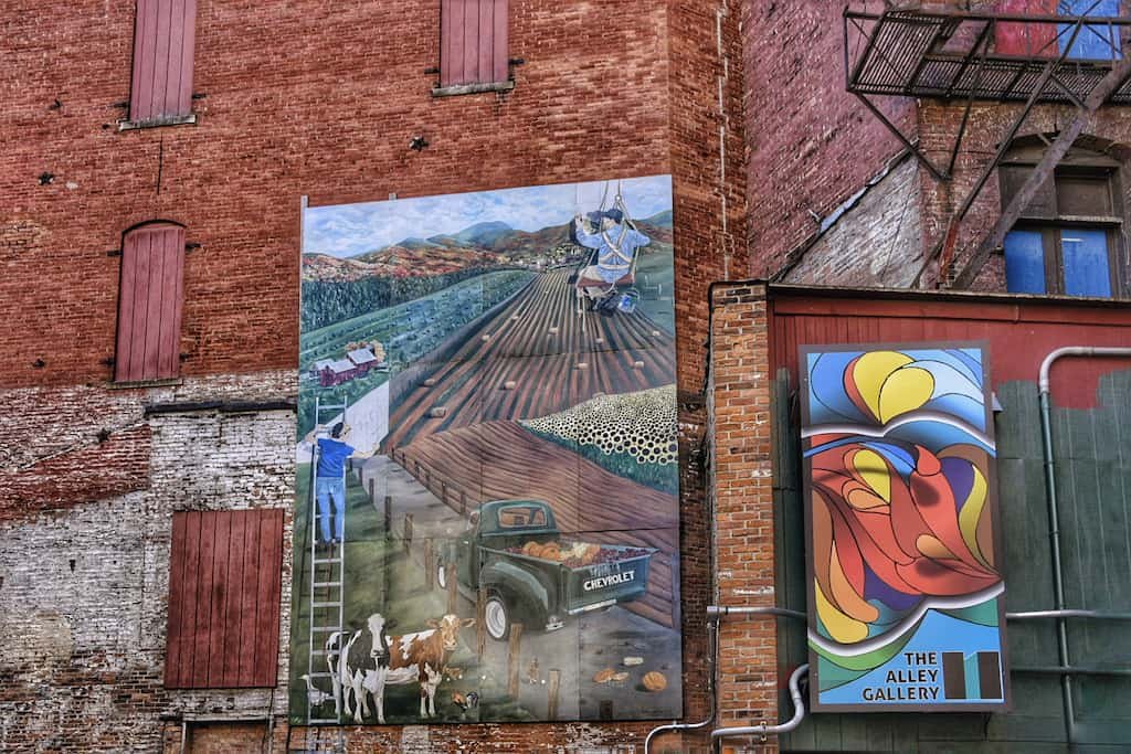 Discover the Amazing Murals of Rutland, Vermont