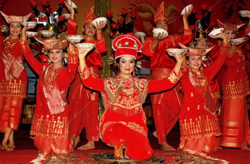 Tari Piring – Traditional Indonesian Dance