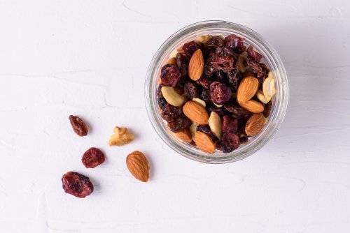 How to Make Low-Carb Trail Mix