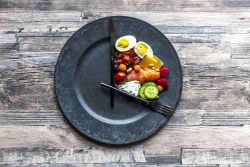 Considering Intermittent Fasting for RA? Here’s What to Know
