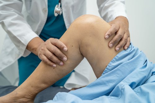 What’s Causing My Knee Infection and How Do I Treat It?