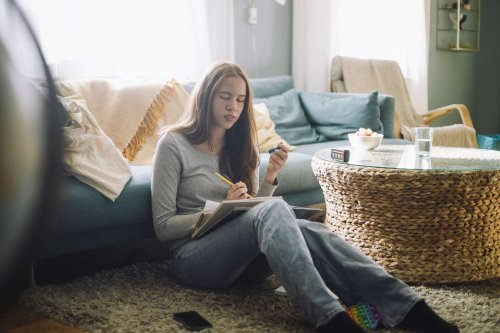 10 Signs and Symptoms of Autism in Girls
