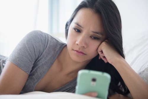 Here's Why Arguing Over Text (aka 'Fexting') Hurts Your Relationship