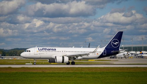 Lufthansa cancella oltre 2000 voli per l’estate