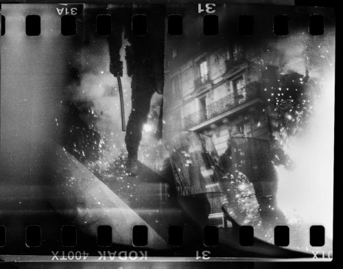 Fabriquer un appareil photo avec les armes de la police