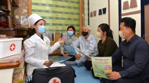 Les photos de l’épidémie de COVID que la Corée du Nord veut bien montrer