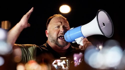 Alex Jones Tried to Start a Riot Outside an Election Office in Arizona