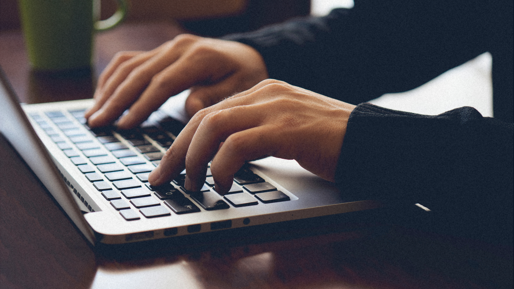 Your Desk Height Could Be Messing With Your Brain, New Study Finds