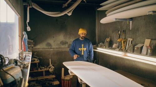 Avant les vagues : dans un atelier de planches de surf à Ostende