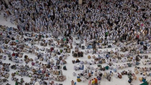 Intimate Photos from Mecca During One of the World's Largest Gatherings