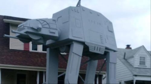 This Guy's Star Wars Halloween Display Will Put Your Dad's to Shame