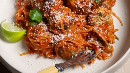 Fideos and Spicy Chicken Meatballs Recipe