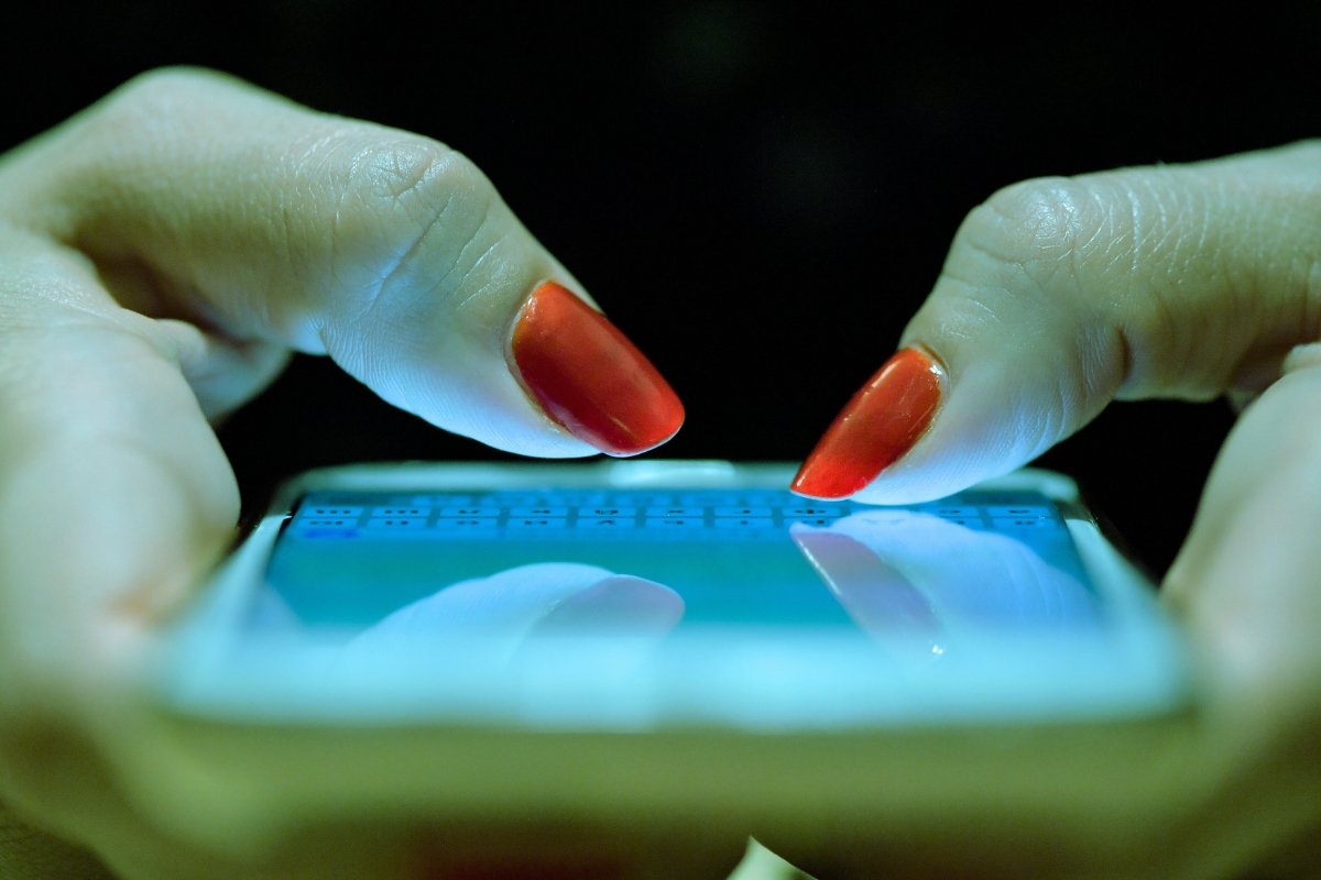 These Are the Worst Messages to Send on Dating Apps