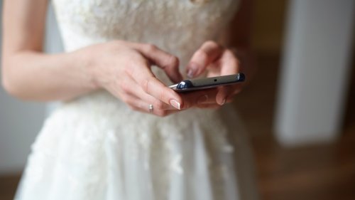 Instead of Her Vows, a Bride Read Out Her Cheating Fiancé’s Texts