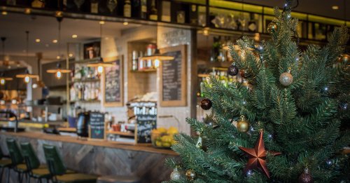 The VinePair Podcast: Why Christmas-Themed Bar Pop-Ups Rule December