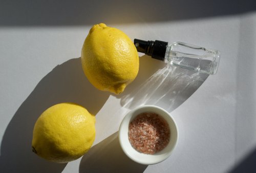 DIY Lemon Sea Salt Spray for Hair