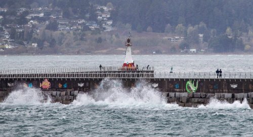 Two B.C. Ferries sailings cancelled as wind warning issued
