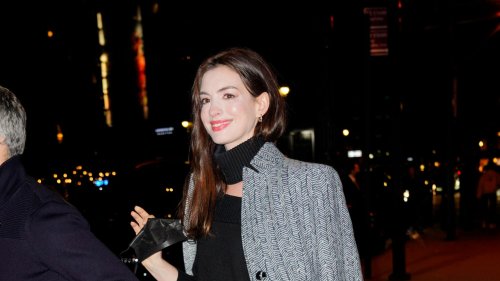 Anne Hathaway’s Boots Are Ideal For A Winter Date Night