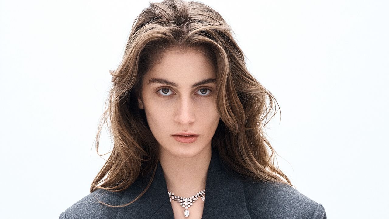 The ’90s Supermodel Blowdry Is Back. These Are The Best Hot Brushes To Recreate The Look