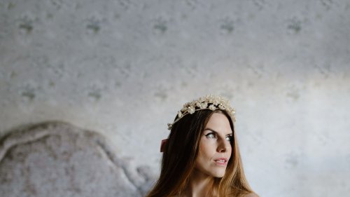 This Bride Wore A Vintage ’80s Gown By Princess Diana’s Wedding Dress Designers