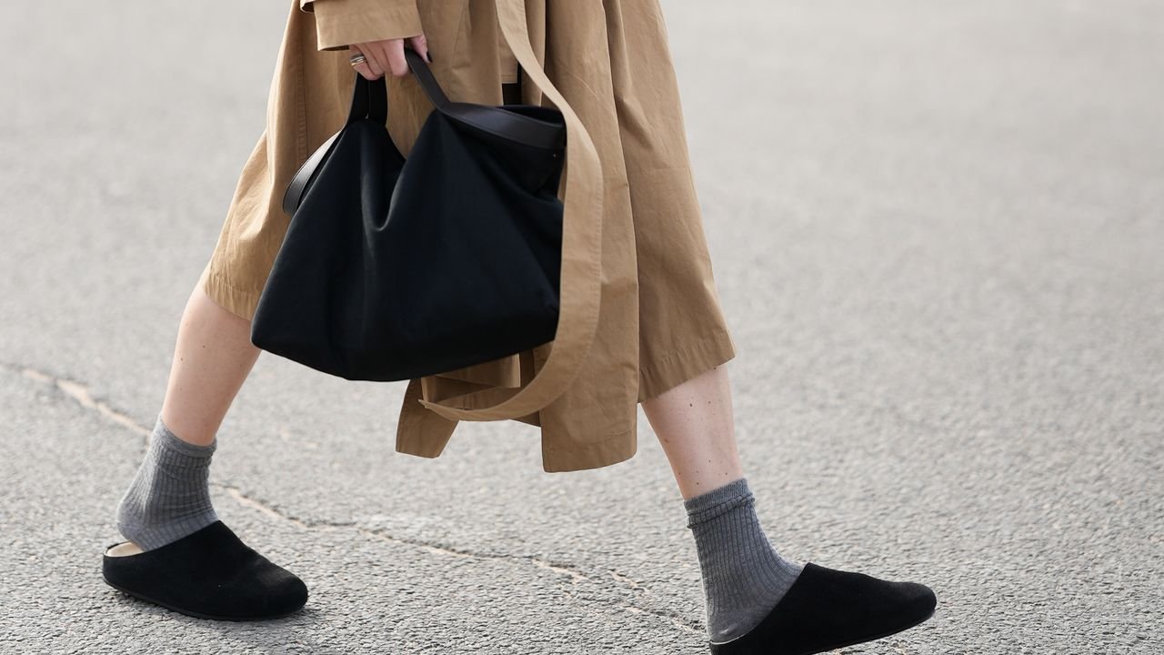 These Minimalist Handbags Will Elevate All Of Your Autumn Outfits