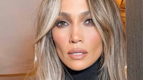 Jennifer Lopez Adds Pink Hair To The Long List Of Things That Look Good On Her