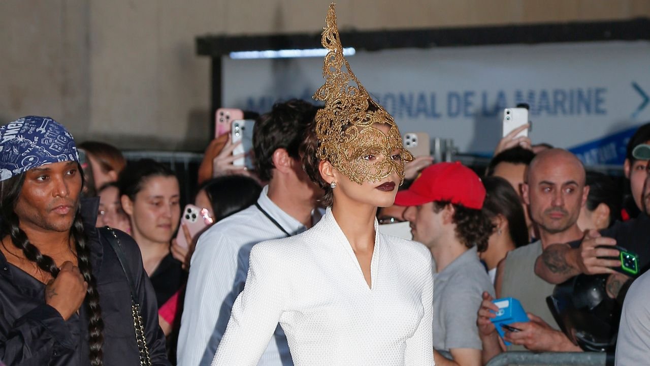 All The Best Red-Carpet Looks From ‘The Odyssey’ Press Tour