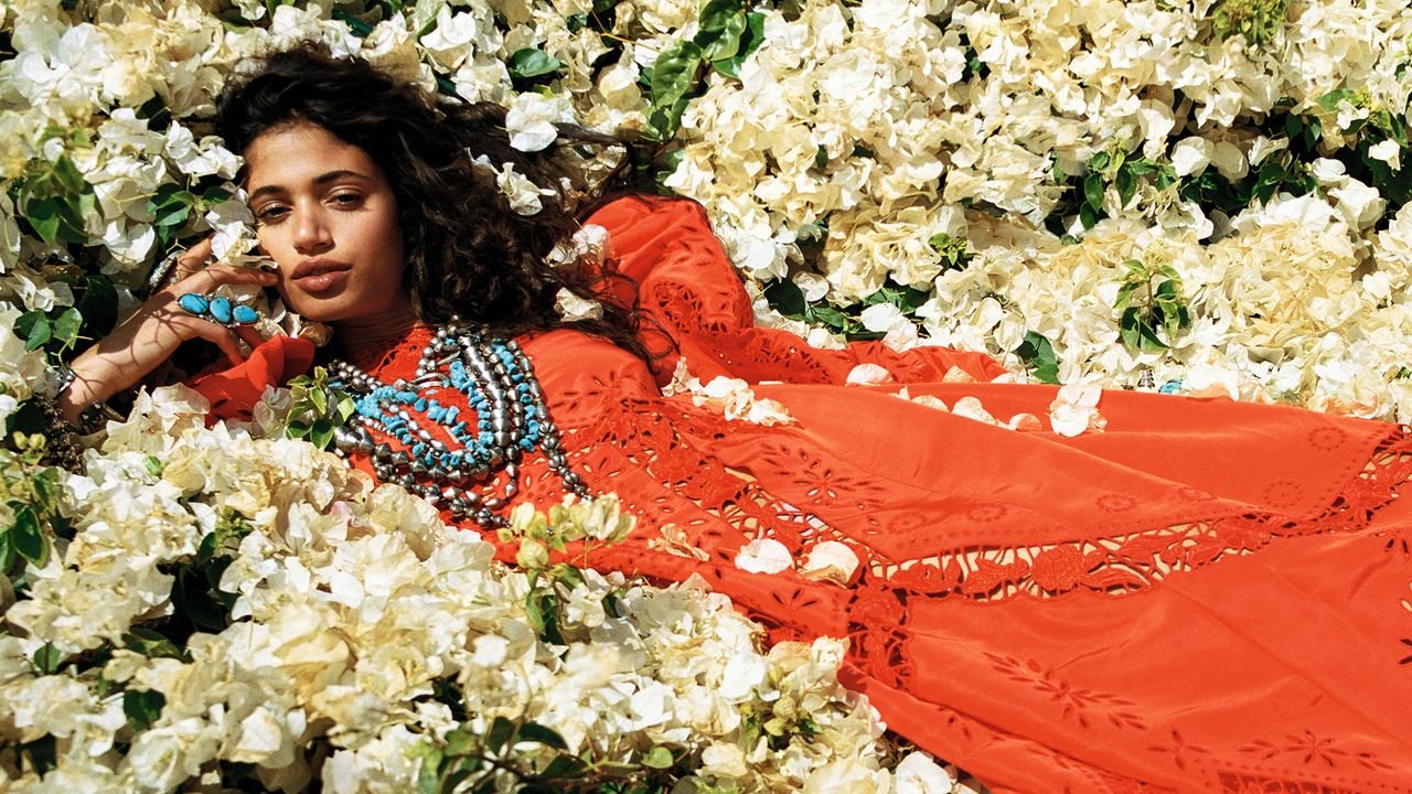 Banana! Sesame! Metal! 4 Surprising Scent Trends For Summer 2026