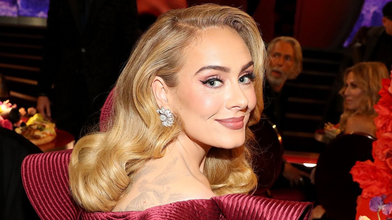 Surprise! Adele Switches Up Her Signature Hairstyle For Summer