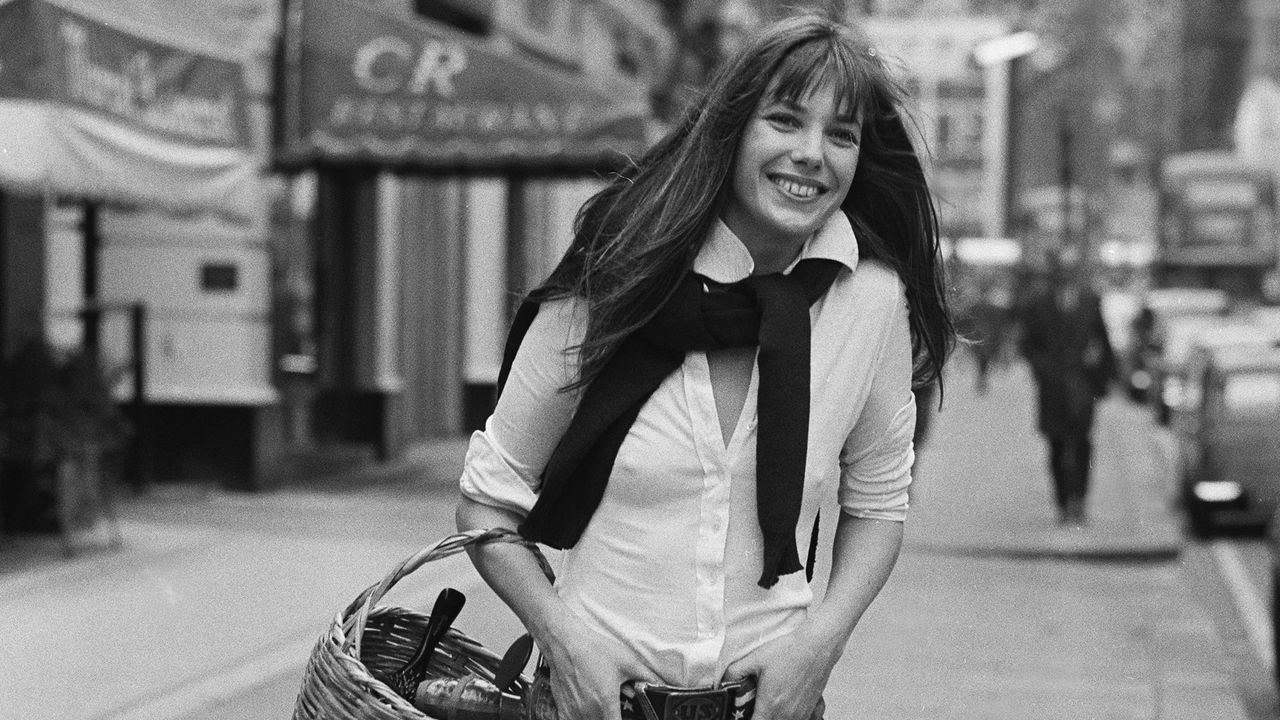 How To Style ’70s Sandals This Summer