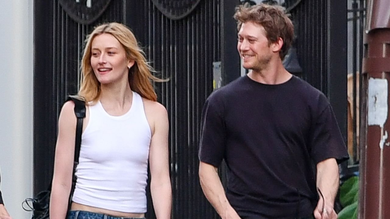 Sarah! Gigi! Zoë! See How Celebs Are Styling Tank Tops for Summer