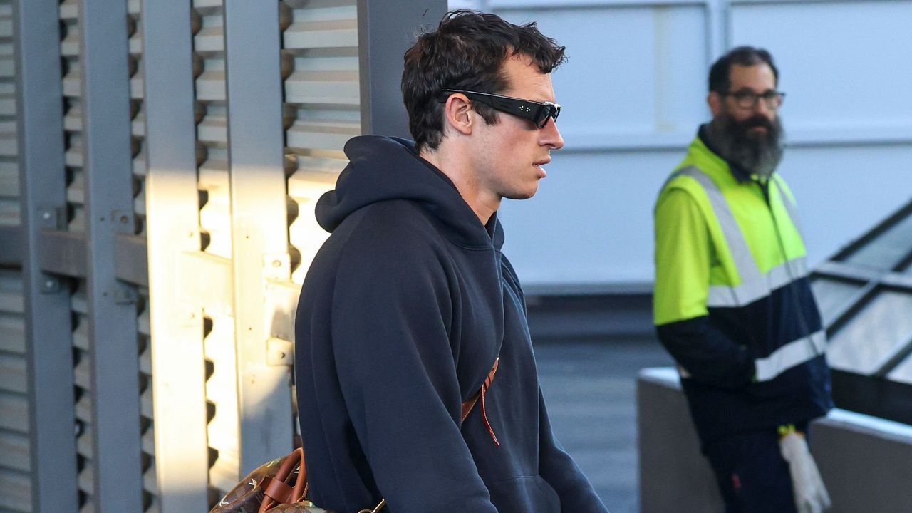 Callum Turner Proves Hot Man-Hot Bag Is the Best Combo