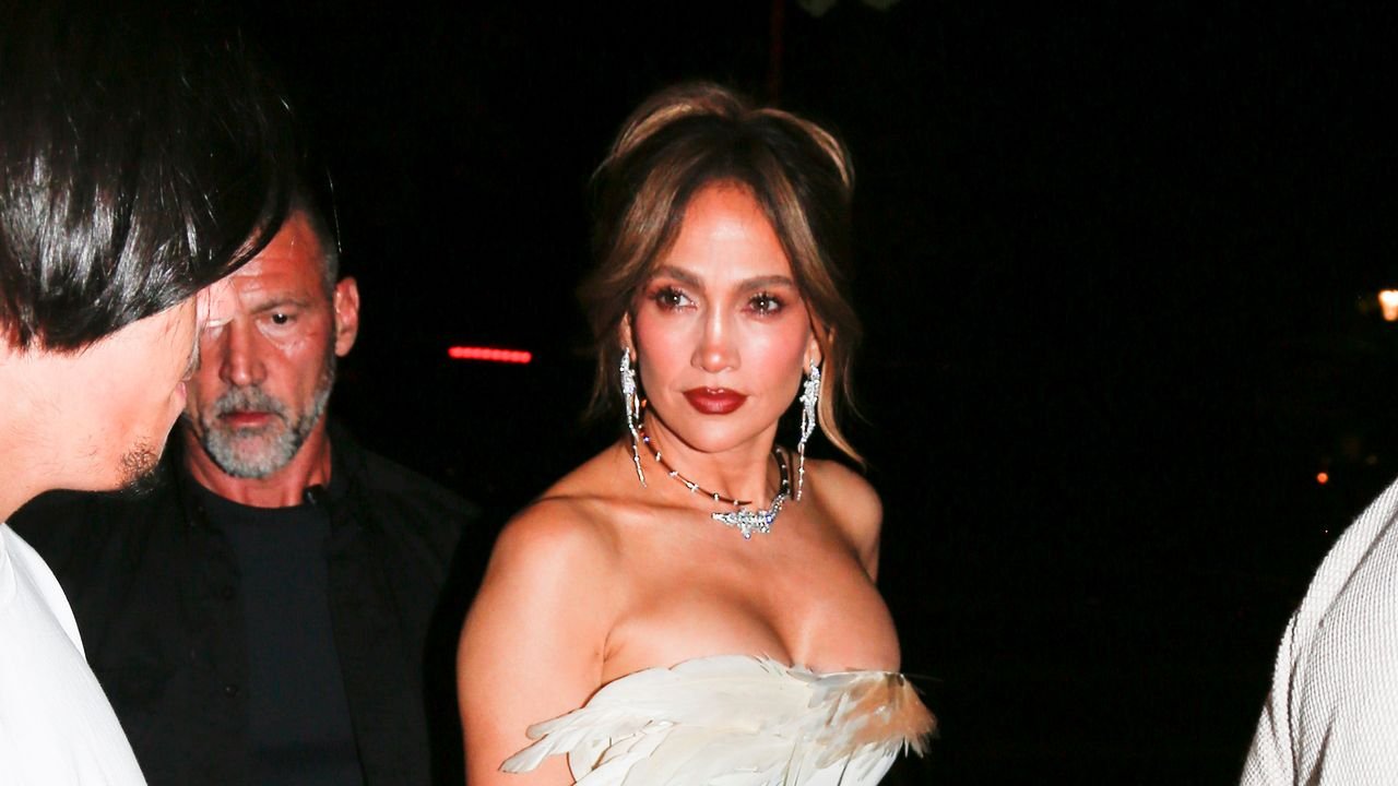 Jennifer Lopez Can’t Stop Wearing the Season’s Most Divisive Shoe