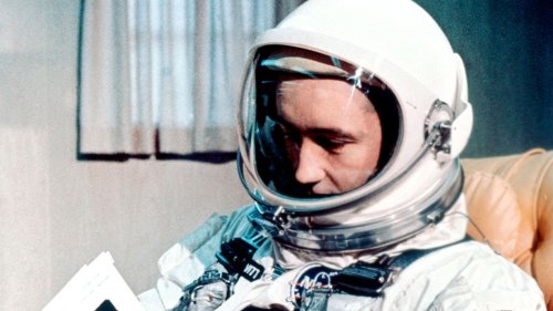 Cuando la literatura escapa de la gravedad y los géneros: el caso de ‘Orbital’, el libro más recomendado de 2025