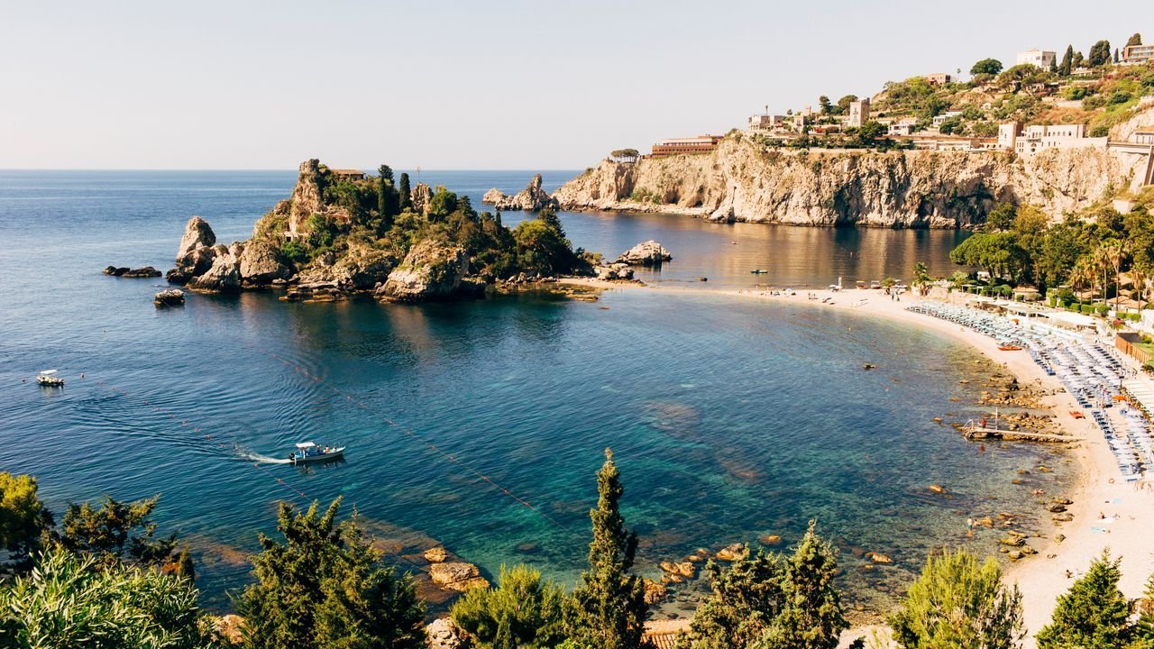 Viajar a Sicilia y vivir un verano a lo ‘The White Lotus’. La guía definitiva de la isla italiana más deseada