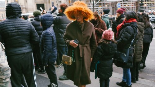 5 motivos por los que debes invertir en un abrigo marrón