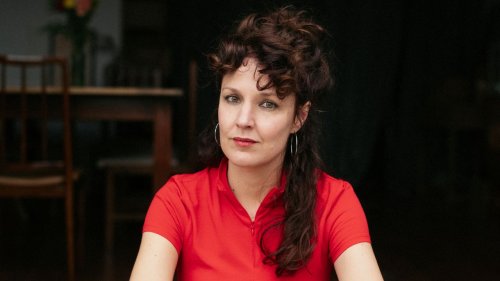Sabina Urraca, sobre el proceso creativo: “Cuando te encuentras cara a cara con todo el tiempo del mundo para escribir, caes en el absoluto terror”