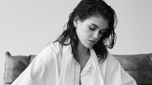 9 frases inspiradoras de Kaia Gerber en torno a la literatura, la moda y el lema de estilo que comparte con su madre