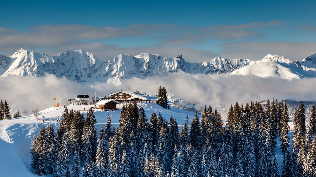 Les plus belles stations de ski alpines en France où partir cet hiver