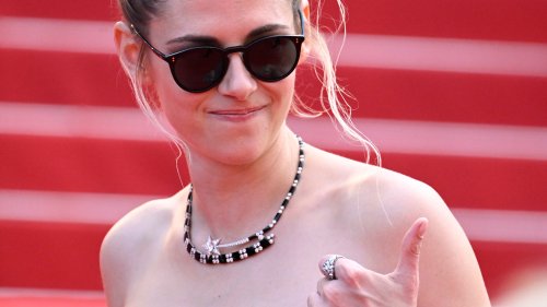 Les secrets des bijoux Chanel célestes de Kristen Stewart au Festival de Cannes