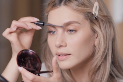 Tuto maquillage : comment calquer le make-up naturel d'une Parisienne en 10 minutes chrono ?